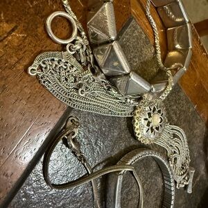 Elegant Silver Women's Jewelry Set